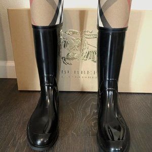 BURBERRY RAIN BOOTS - SIZE 37 BLACK